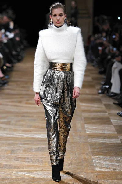 Look 3